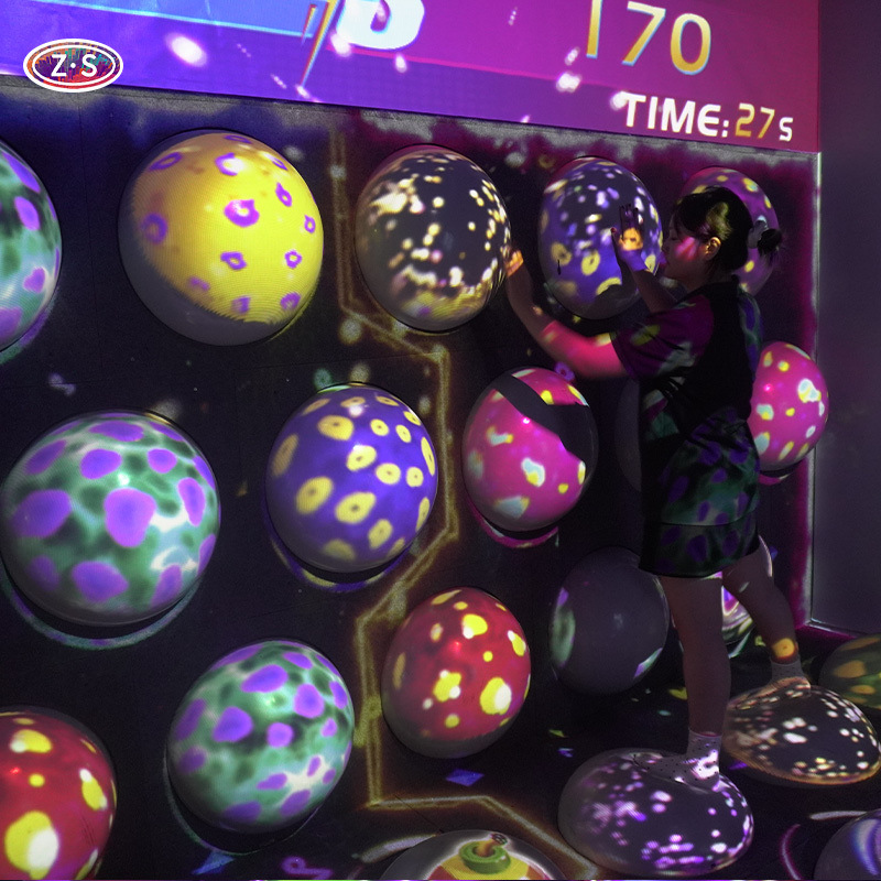 Interactive Ball Projection Game System Step On Stars Bonus Bomb For Theme Parks