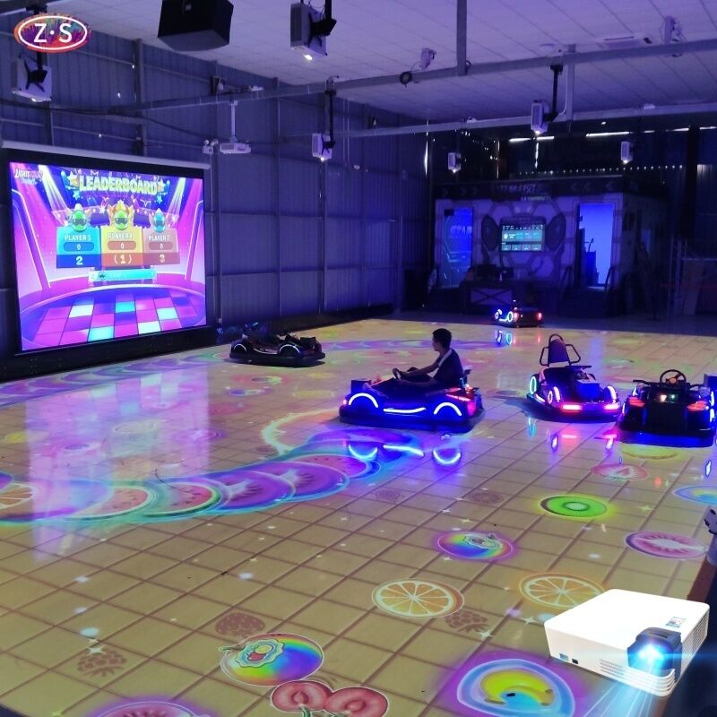 Peralatan atraksi interaktif Proyeksi Go Kart Immersive untuk taman hiburan